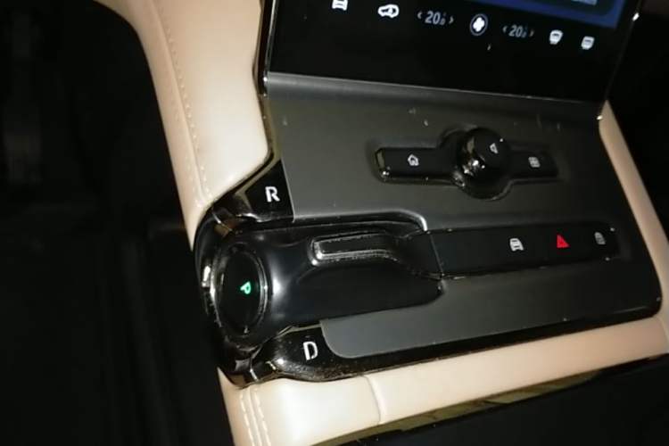 Used Nio ES6 2020 600 km Sport Edition Gear Lever