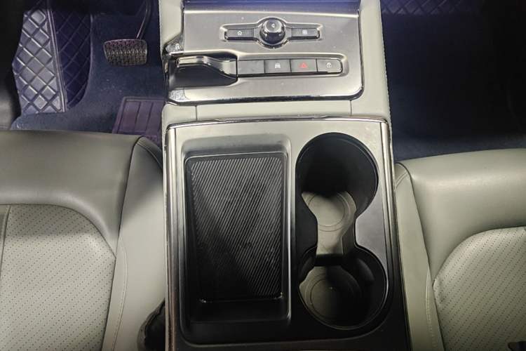 Used Nio ES6 2020 420 km Sport Edition Gear Lever