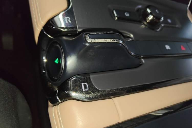 Used Nio ES6 2020 430 km Signature Edition Gear Lever