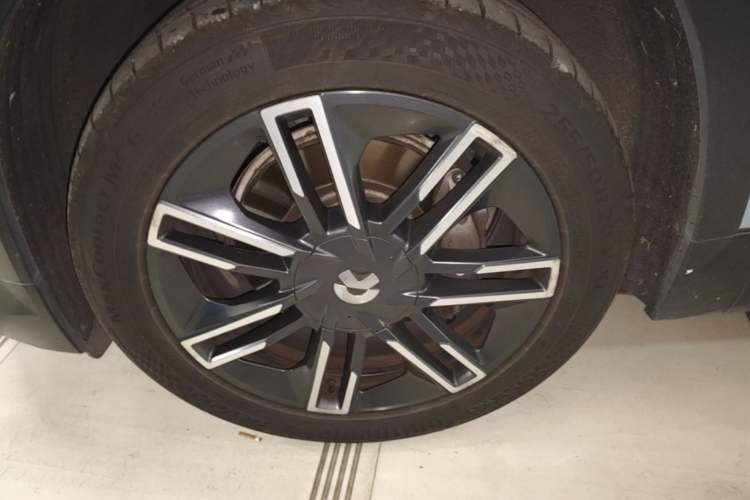 Used Nio ES6 2020 420 km Sport Edition Left Front Wheel Hub