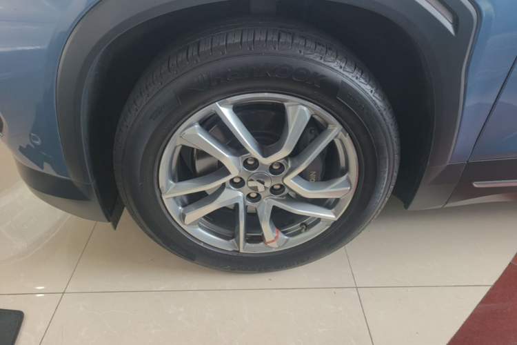Used Nio ES6 2020 420 km Sport Edition Left Front Wheel Hub