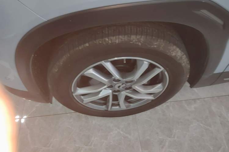 Used Nio ES6 2020 420 km Sport Edition Left Front Wheel Hub