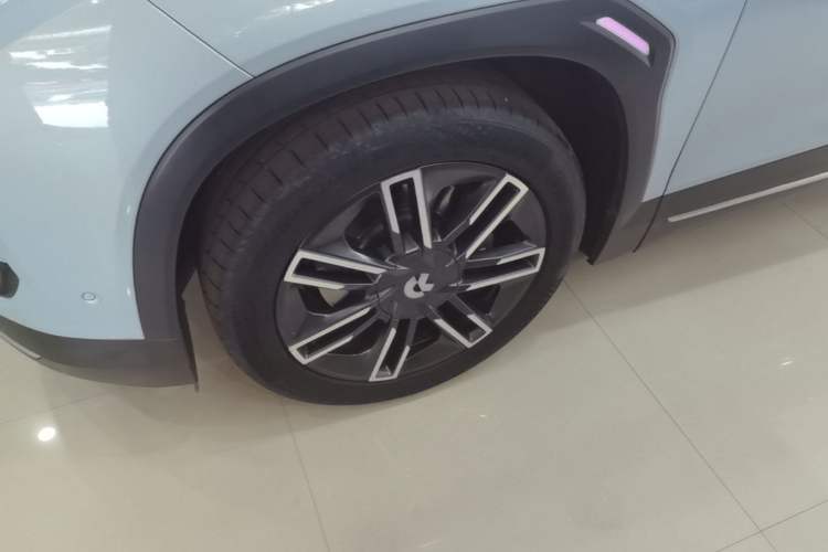 Used Nio ES6 2020 600 km Sport Edition Left Front Wheel Hub