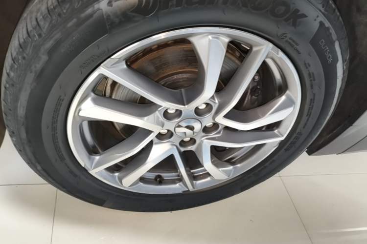Used Nio ES6 2020 420 km Sport Edition Left Front Wheel Hub