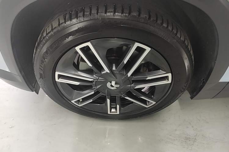 Used Nio ES6 2020 600 km Sport Edition Left Front Wheel Hub