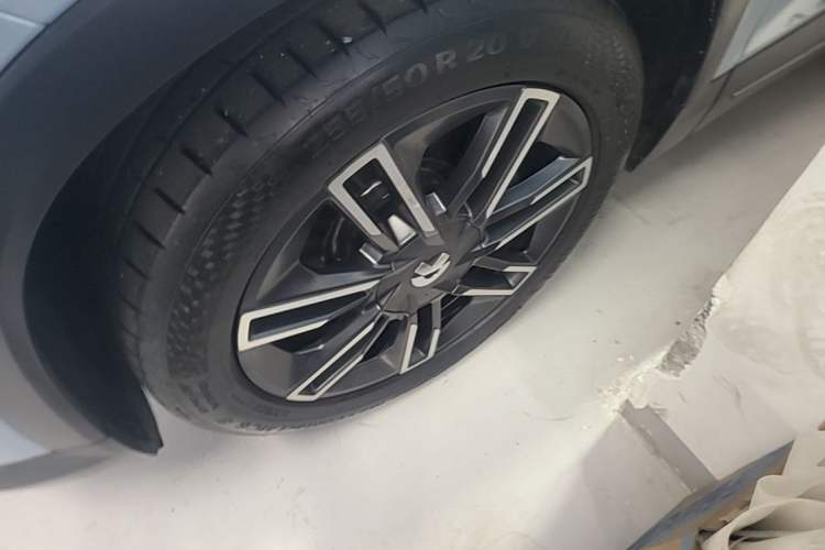 Used Nio ES6 2020 600 km Sport Edition Left Front Wheel Hub