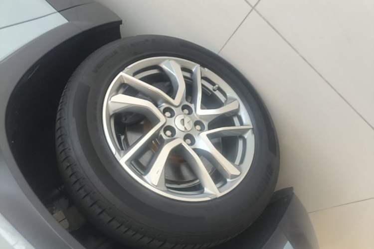Used Nio ES6 2020 600 km Sport Edition Left Front Wheel Hub