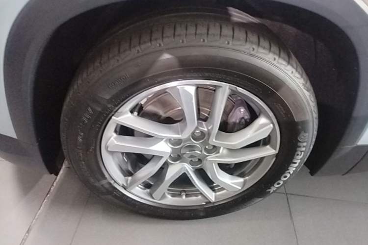 Used Nio ES6 2020 420 km Sport Edition Left Front Wheel Hub