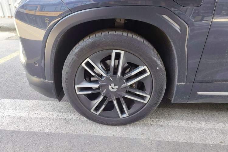 Used Nio ES6 2020 600 km Sport Edition Left Front Wheel Hub