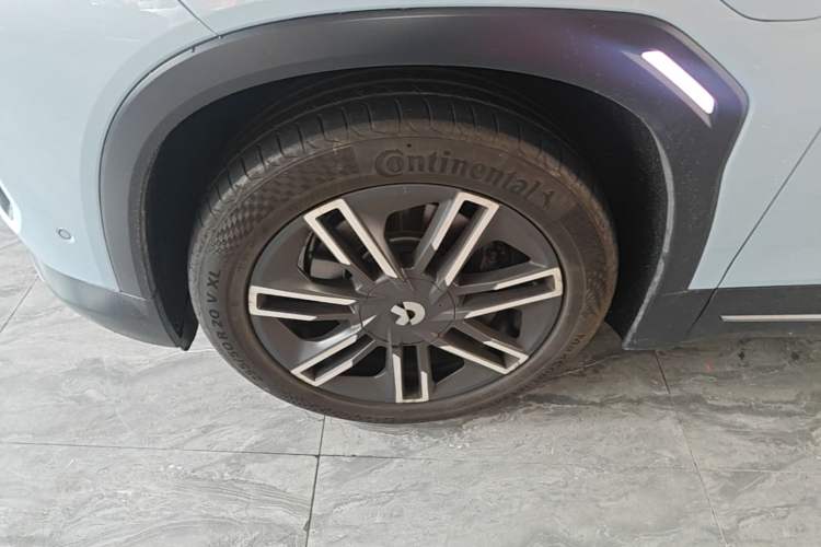 Used Nio ES6 2020 600 km Sport Edition Left Front Wheel Hub