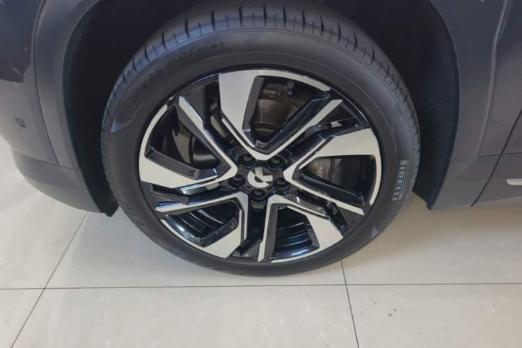 Used Nio ES6 2020 430 km Signature Edition Left Front Wheel Hub