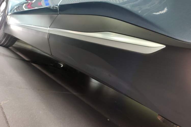 Used Nio ES6 2020 600 km Sport Edition Left Side Sill