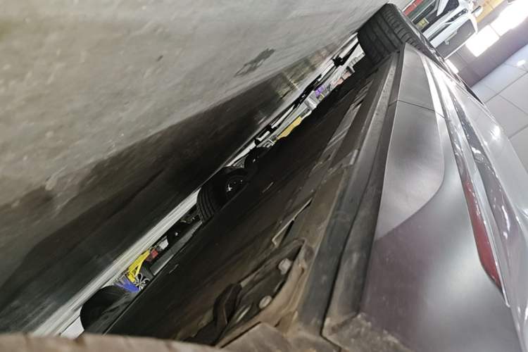 Used Nio ES6 2020 600 km Sport Edition Left Side Sill