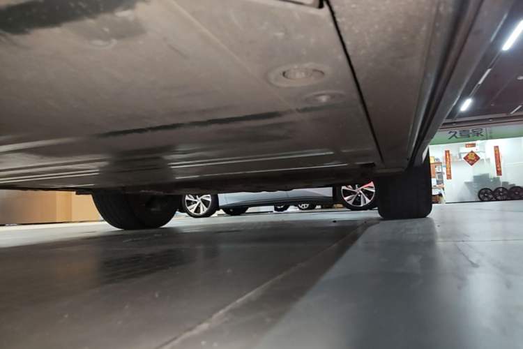 Used Nio ES6 2020 420 km Sport Edition Left Side Sill