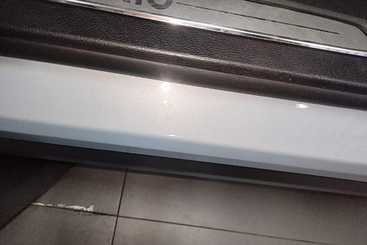 Used Nio ES6 2020 420 km Sport Edition Left Side Sill