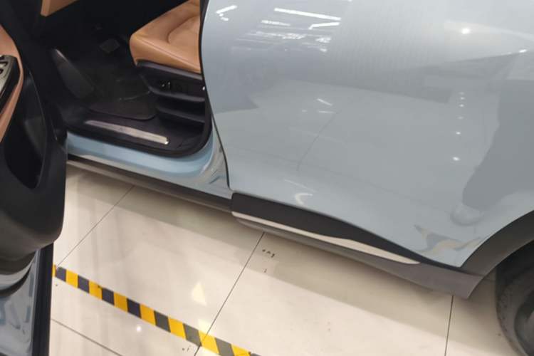 Used Nio ES6 2020 420 km Sport Edition Left Side Sill