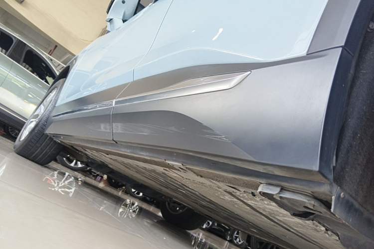 Used Nio ES6 2020 600 km Sport Edition Left Side Sill