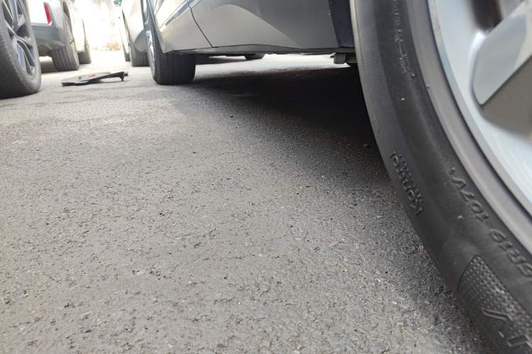 Used Nio ES6 2020 420 km Sport Edition Left Side Sill