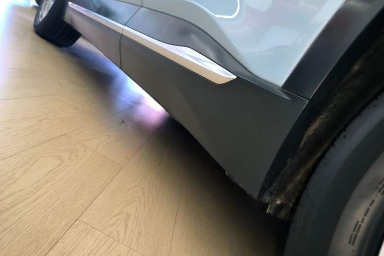 Used Nio ES6 2020 610 km Performance Version Left Side Sill