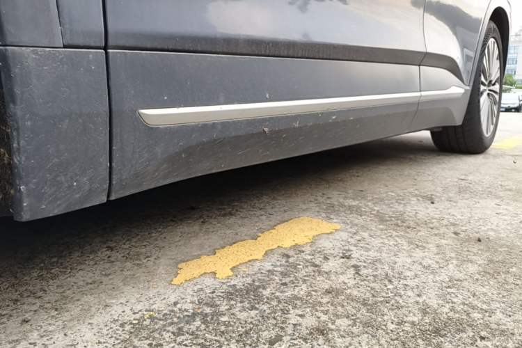 Used Nio ES6 2020 610 km Performance Version Left Side Sill
