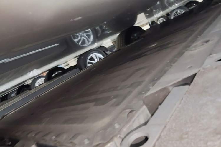 Used Nio ES6 2020 600 km Sport Edition Left Side Sill