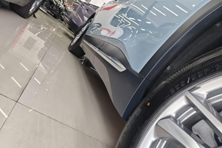 Used Nio ES6 2020 420 km Sport Edition Left Side Sill