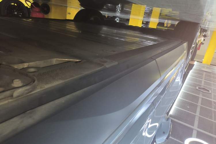Used Nio ES6 2020 420 km Sport Edition Left Side Sill