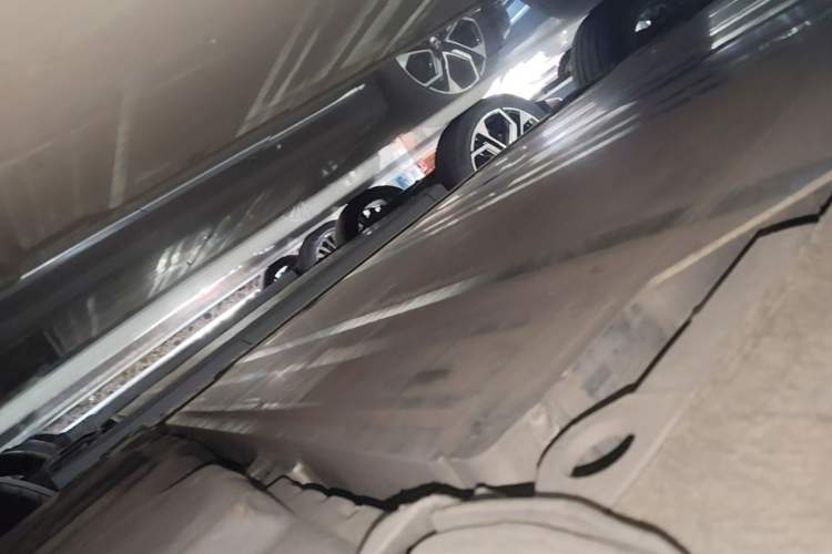 Used Nio ES6 2020 420 km Sport Edition Left Side Sill