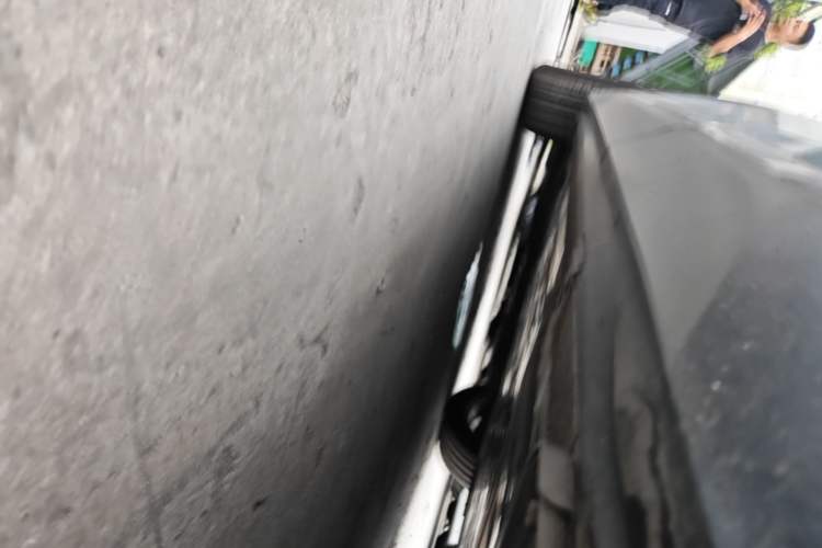 Used Nio ES6 2020 420 km Sport Edition Left Side Sill