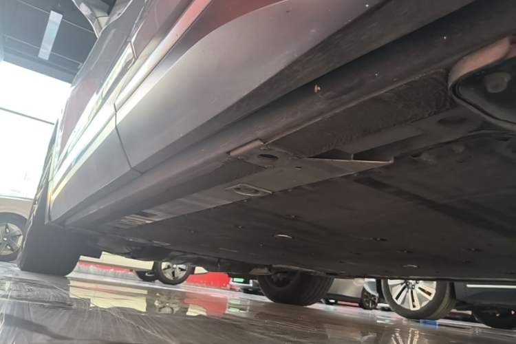 Used Nio ES6 2020 600 km Sport Edition Left Side Sill