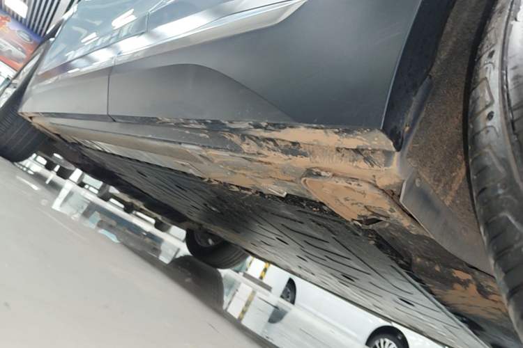 Used Nio ES6 2020 600 km Sport Edition Left Side Sill
