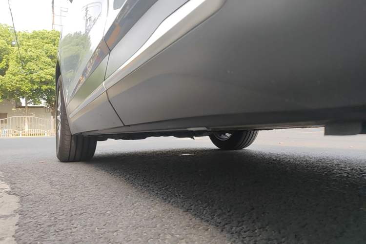 Used Nio ES6 2020 600 km Sport Edition Left Side Sill