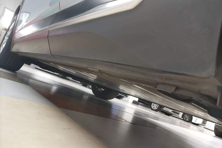 Used Nio ES6 2020 420 km Sport Edition Left Side Sill