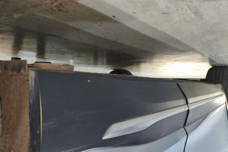 Used Nio ES6 2020 420 km Sport Edition Left Side Sill