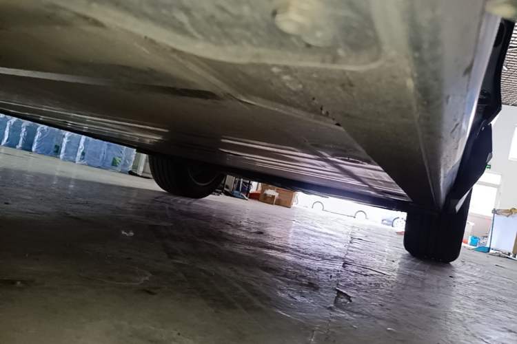 Used Nio ES6 2020 420 km Sport Edition Left Side Sill