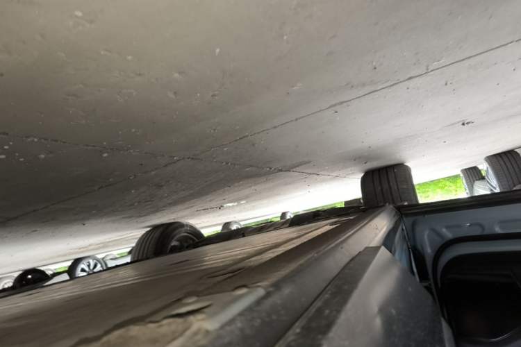 Used Nio ES6 2020 420 km Sport Edition Left Side Sill