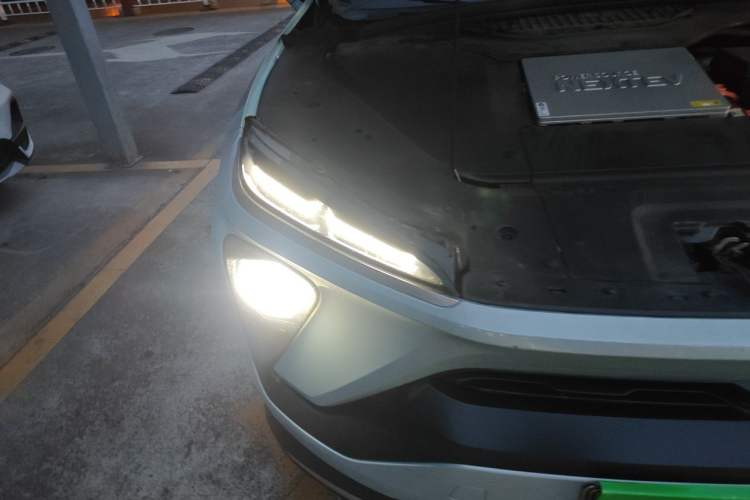 Used Nio ES6 2020 600 km Sport Edition Right Front Headlight