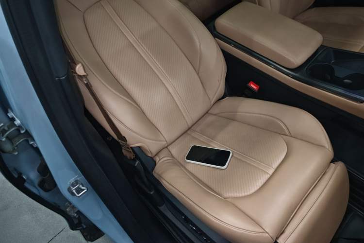 Used Nio ES6 2020 430KM Performance Version Right Front Seat