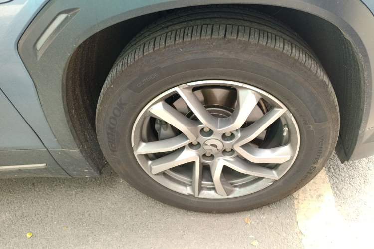 Used Nio ES6 2020 420 km Sport Edition Right Front Wheel Hub