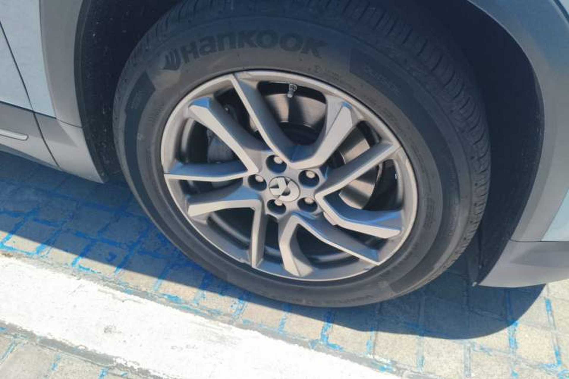 Used Nio ES6 2020 420 km Sport Edition Right Front Wheel Hub
