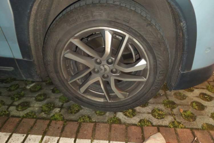 Used Nio ES6 2020 455KM Sport Edition Right Front Wheel Hub