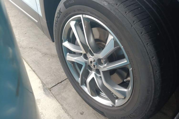 Used Nio ES6 2020 430KM Performance Version Right Front Wheel Hub
