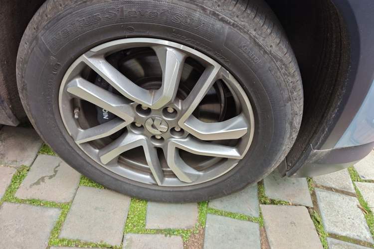 Used Nio ES6 2020 420 km Sport Edition Right Front Wheel Hub