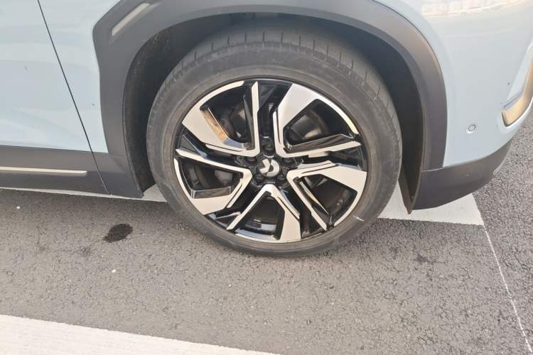 Used Nio ES6 2020 610 km Performance Version Right Front Wheel Hub