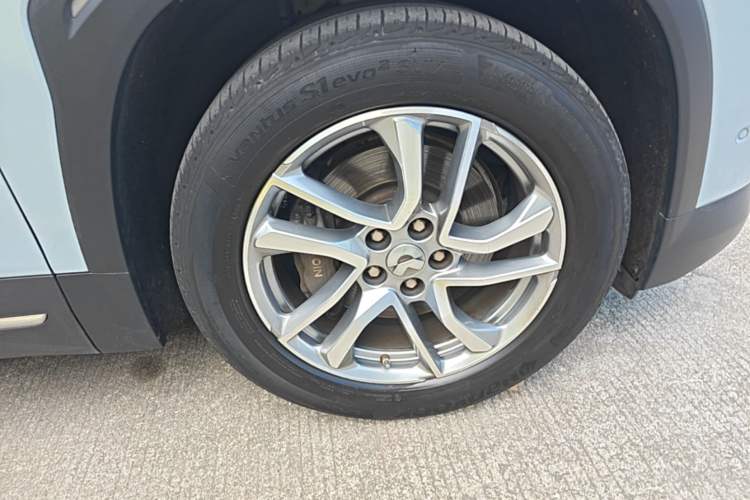 Used Nio ES6 2020 455KM Sport Edition Right Front Wheel Hub