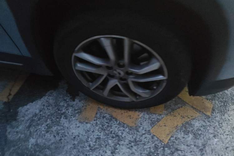 Used Nio ES6 2020 600 km Sport Edition Right Front Wheel Hub