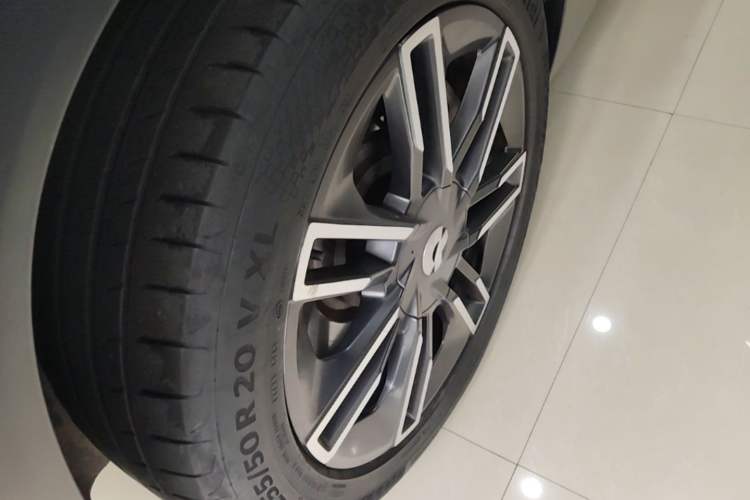 Used Nio ES6 2020 600 km Sport Edition Right Rear Wheel Hub
