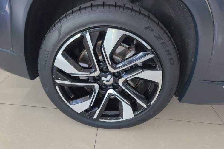 Used Nio ES6 2020 430 km Signature Edition Right Rear Wheel Hub