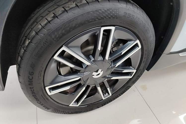 Used Nio ES6 2020 455KM Sport Edition Right Rear Wheel Hub