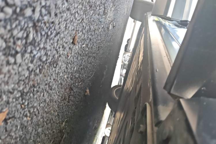 Used Nio ES6 2020 600 km Sport Edition Right Side Sill